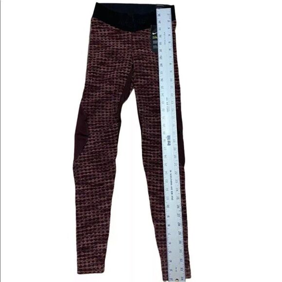 Nike Pro Hyperwarm Training Leggings 933305 652‎ Burgundy Knit Shorts Spring Gym - Picture 3 of 12